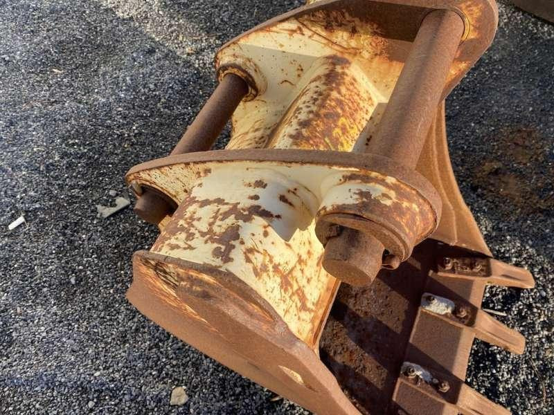 CATERPILLAR 570mm - type tractopelle - Кофа за багер: снимка 5 CATERPILLAR 570mm - type tractopelle - Кофа за багер: снимка 5