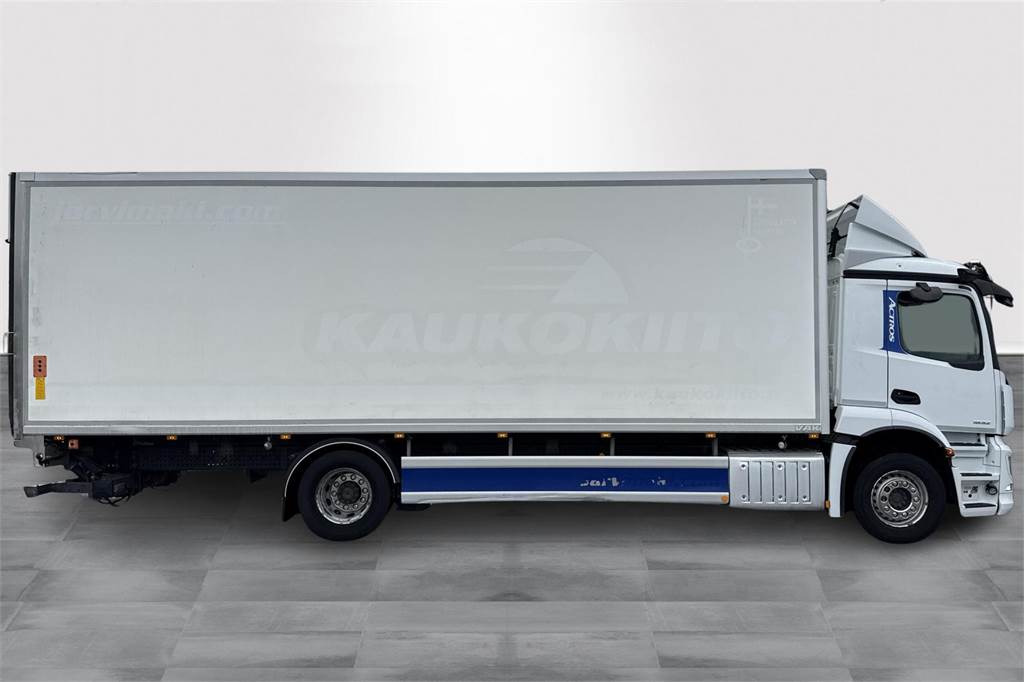 Mercedes-Benz ACTROS 1832 - Камион фургон: снимка 4 Mercedes-Benz ACTROS 1832 - Камион фургон: снимка 4