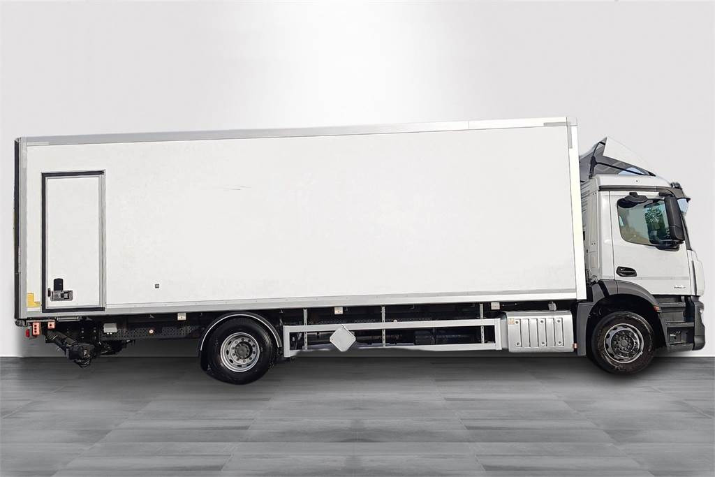 Mercedes-Benz ACTROS 5 SM 1827 L KSA - Изотермичен камион: снимка 4 Mercedes-Benz ACTROS 5 SM 1827 L KSA - Изотермичен камион: снимка 4