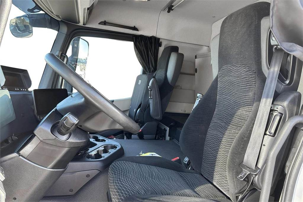 Изотермичен камион Mercedes-Benz ACTROS 5L 2546 L6x2 / FRC 02/2028: снимка 12