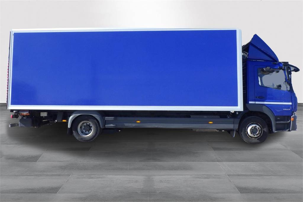 Mercedes-Benz ATEGO 1323L NEK 7,6m Ksa umpikori+Pl-nostin - Камион фургон: снимка 4 Mercedes-Benz ATEGO 1323L NEK 7,6m Ksa umpikori+Pl-nostin - Камион фургон: снимка 4