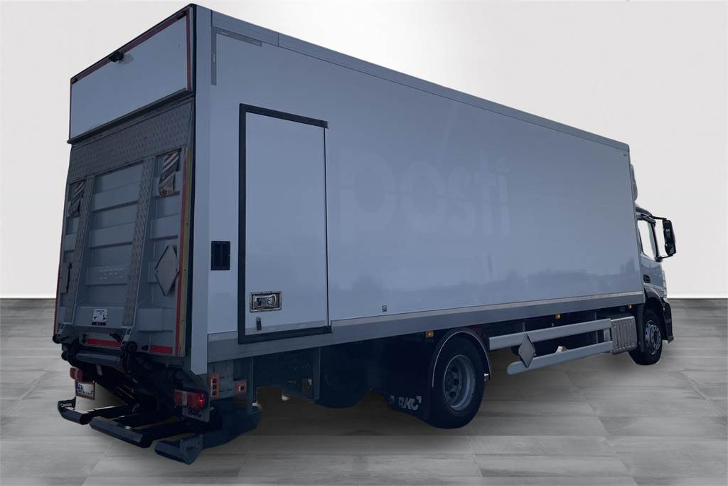 Mercedes-Benz Actros 1827 4x2 8,7m umpikori+PL nostin - Изотермичен камион: снимка 5 Mercedes-Benz Actros 1827 4x2 8,7m umpikori+PL nostin - Изотермичен камион: снимка 5