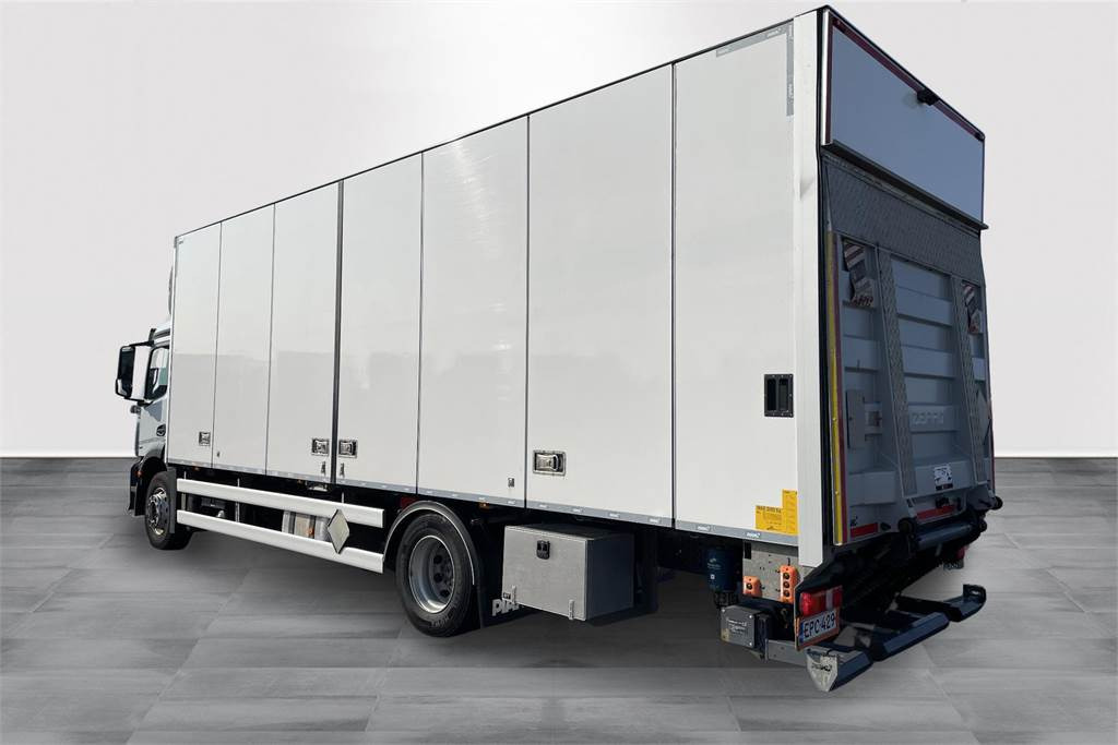 Mercedes-Benz Actros 1827 4x2 8,7m umpikori+PL nostin - Изотермичен камион: снимка 4 Mercedes-Benz Actros 1827 4x2 8,7m umpikori+PL nostin - Изотермичен камион: снимка 4