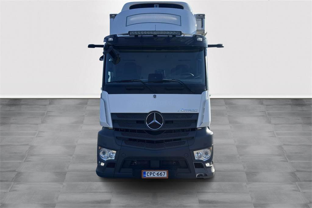 Mercedes-Benz Actros 2551 9.9m FRC 07/2027 - Изотермичен камион: снимка 3 Mercedes-Benz Actros 2551 9.9m FRC 07/2027 - Изотермичен камион: снимка 3