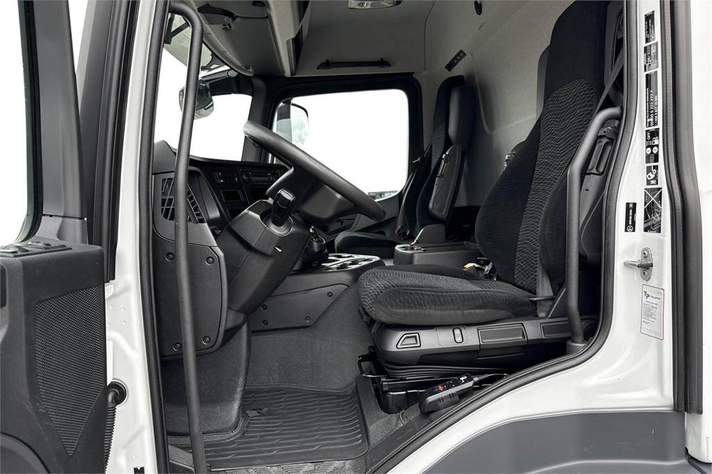 Изотермичен камион Mercedes-Benz Actros 5 1830L nR 4x2 FRC 10/2026: снимка 10