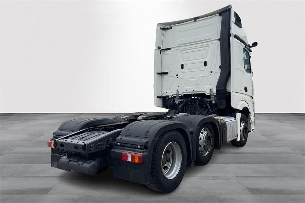 Mercedes-Benz ACTROS ACTROS 2551LS 6x2/4 Väliteli - Влекач: снимка 4 Mercedes-Benz ACTROS ACTROS 2551LS 6x2/4 Väliteli - Влекач: снимка 4