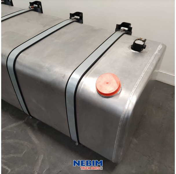 Diversen Diversen - UX0000401 - Brandstoftank 990L - Резервни части за Камион: снимка 3 Diversen Diversen - UX0000401 - Brandstoftank 990L - Резервни части за Камион: снимка 3