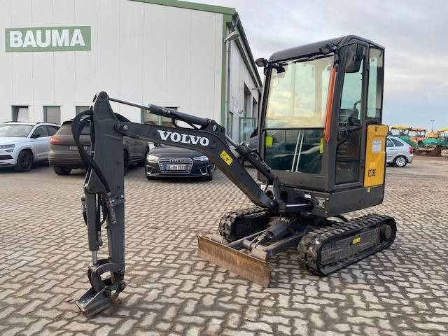 Volvo EC 18 E MIETE / RENTAL (12001517) - Мини багер: снимка 1 Volvo EC 18 E MIETE / RENTAL (12001517) - Мини багер: снимка 1