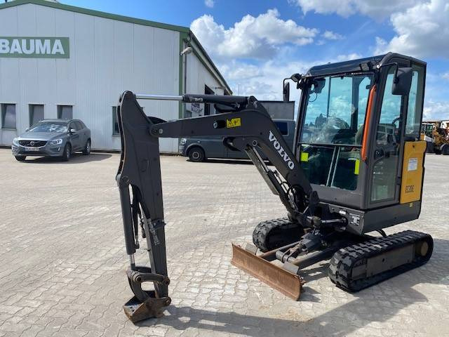 Volvo EC 20 E MIETE / RENTAL (12001275) - Мини багер: снимка 1 Volvo EC 20 E MIETE / RENTAL (12001275) - Мини багер: снимка 1