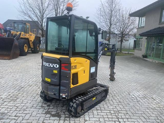 Volvo EC 20 E MIETE / RENTAL (12001805) - Мини багер: снимка 4 Volvo EC 20 E MIETE / RENTAL (12001805) - Мини багер: снимка 4