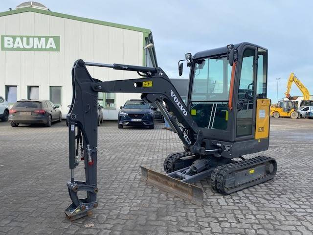 Volvo EC 20 E MIETE / RENTAL (12002071) - Мини багер: снимка 1 Volvo EC 20 E MIETE / RENTAL (12002071) - Мини багер: снимка 1