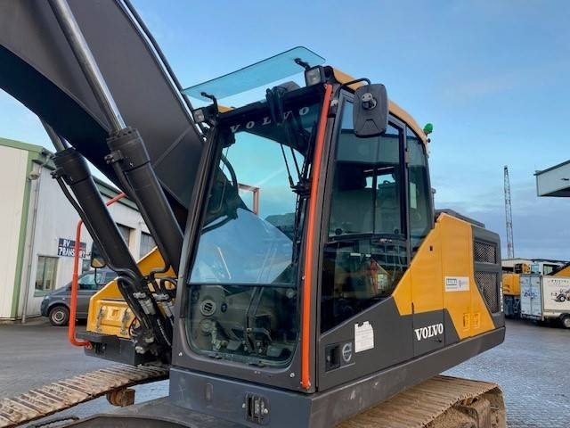 Верижен багер Volvo EC 250 E NL MIETE / RENTAL (12001054): снимка 9