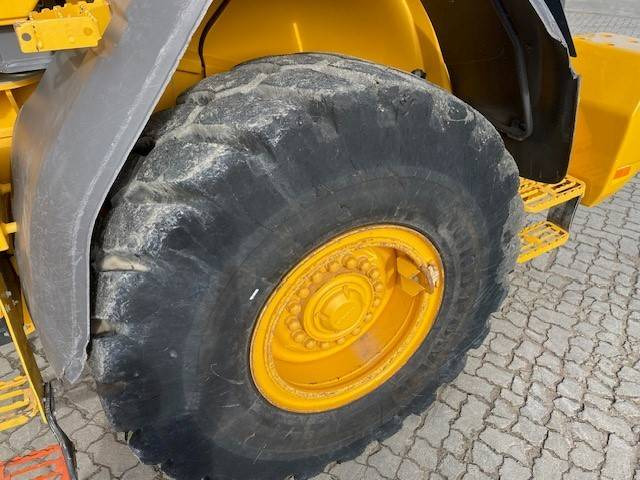 Колесен товарач Volvo L 90 H MIETE / RENTAL (12002215): снимка 16