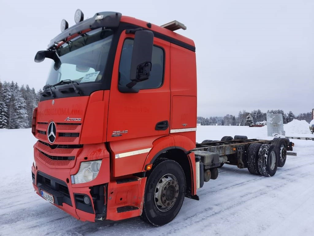 Mercedes-Benz Actros 2545 - Шаси кабина: снимка 1 Mercedes-Benz Actros 2545 - Шаси кабина: снимка 1