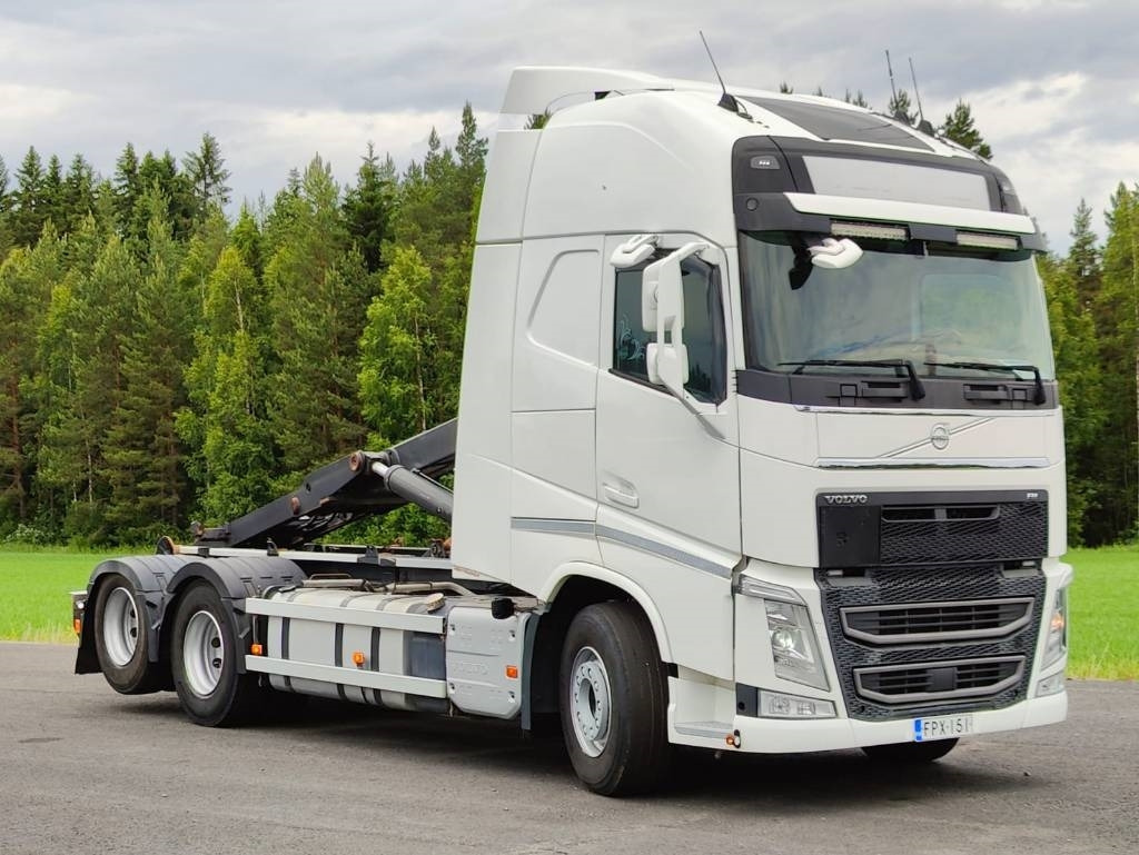 Volvo FH 540 - Мултилифт с кука камион: снимка 2 Volvo FH 540 - Мултилифт с кука камион: снимка 2