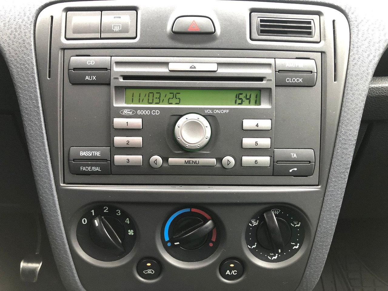 Лек автомобил Ford Fusion Viva 1.4i LPG Gasanlage, Klima: снимка 22