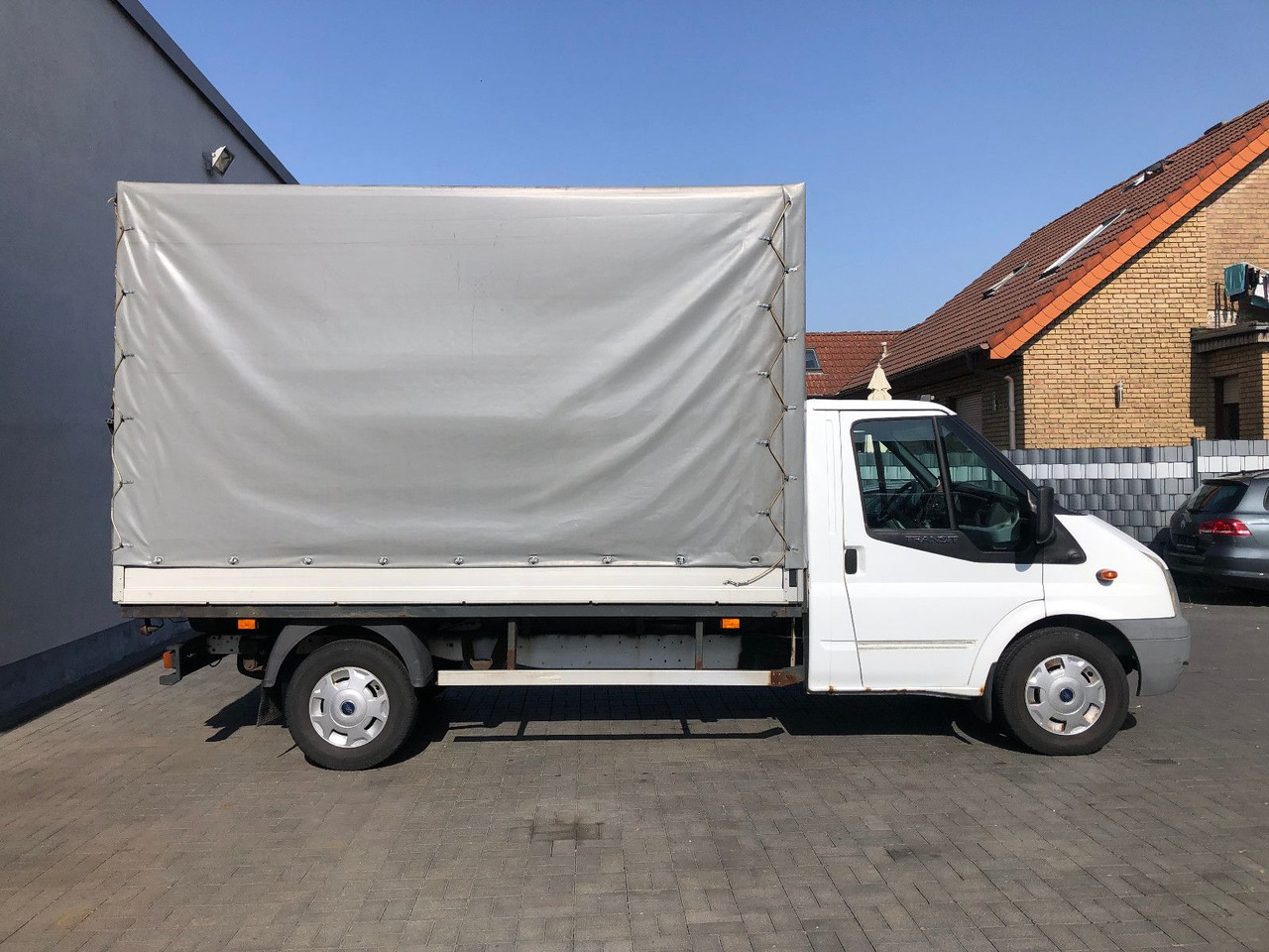 Ford Transit FT 350 L Einzelkabine - Брезентов бус: снимка 4 Ford Transit FT 350 L Einzelkabine - Брезентов бус: снимка 4