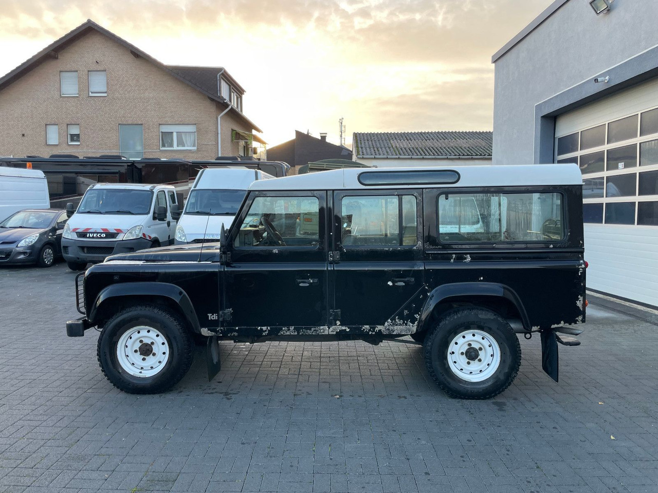 Land Rover Defender 110 SW 2.5 TD , Wohnm.Zulassung, 1.Hand - Джип: снимка 5 Land Rover Defender 110 SW 2.5 TD , Wohnm.Zulassung, 1.Hand - Джип: снимка 5