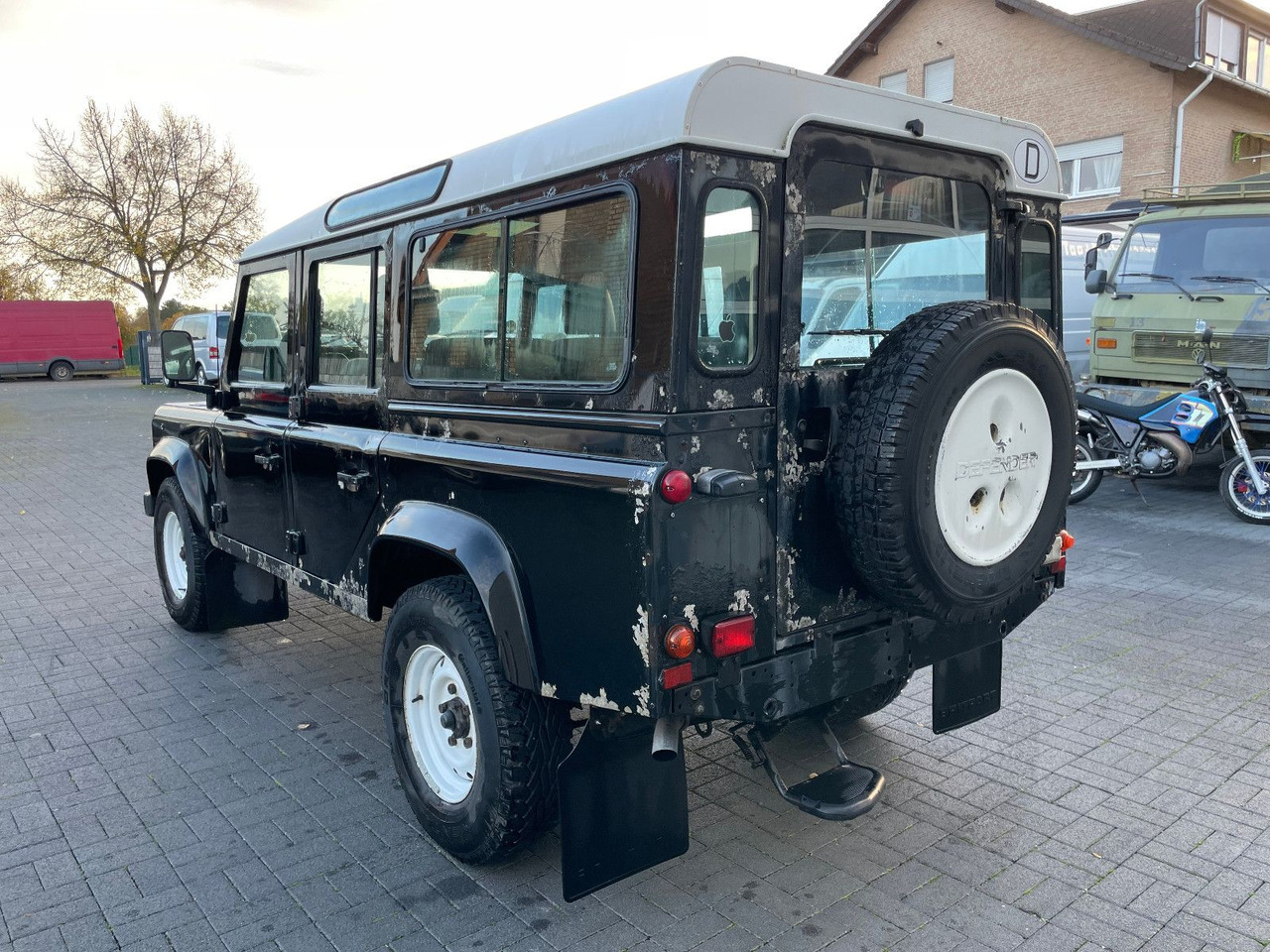 Land Rover Defender 110 SW 2.5 TD , Wohnm.Zulassung, 1.Hand - Джип: снимка 4 Land Rover Defender 110 SW 2.5 TD , Wohnm.Zulassung, 1.Hand - Джип: снимка 4