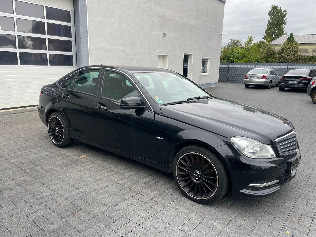 Mercedes-Benz C 180 C -Klasse Lim. C 180 CGI BlueEfficiency - Седан: снимка 5 Mercedes-Benz C 180 C -Klasse Lim. C 180 CGI BlueEfficiency - Седан: снимка 5