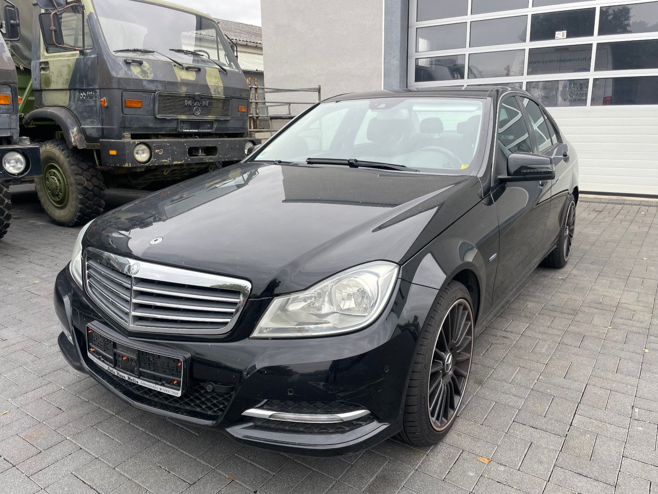 Mercedes-Benz C 180 C -Klasse Lim. C 180 CGI BlueEfficiency - Седан: снимка 3 Mercedes-Benz C 180 C -Klasse Lim. C 180 CGI BlueEfficiency - Седан: снимка 3