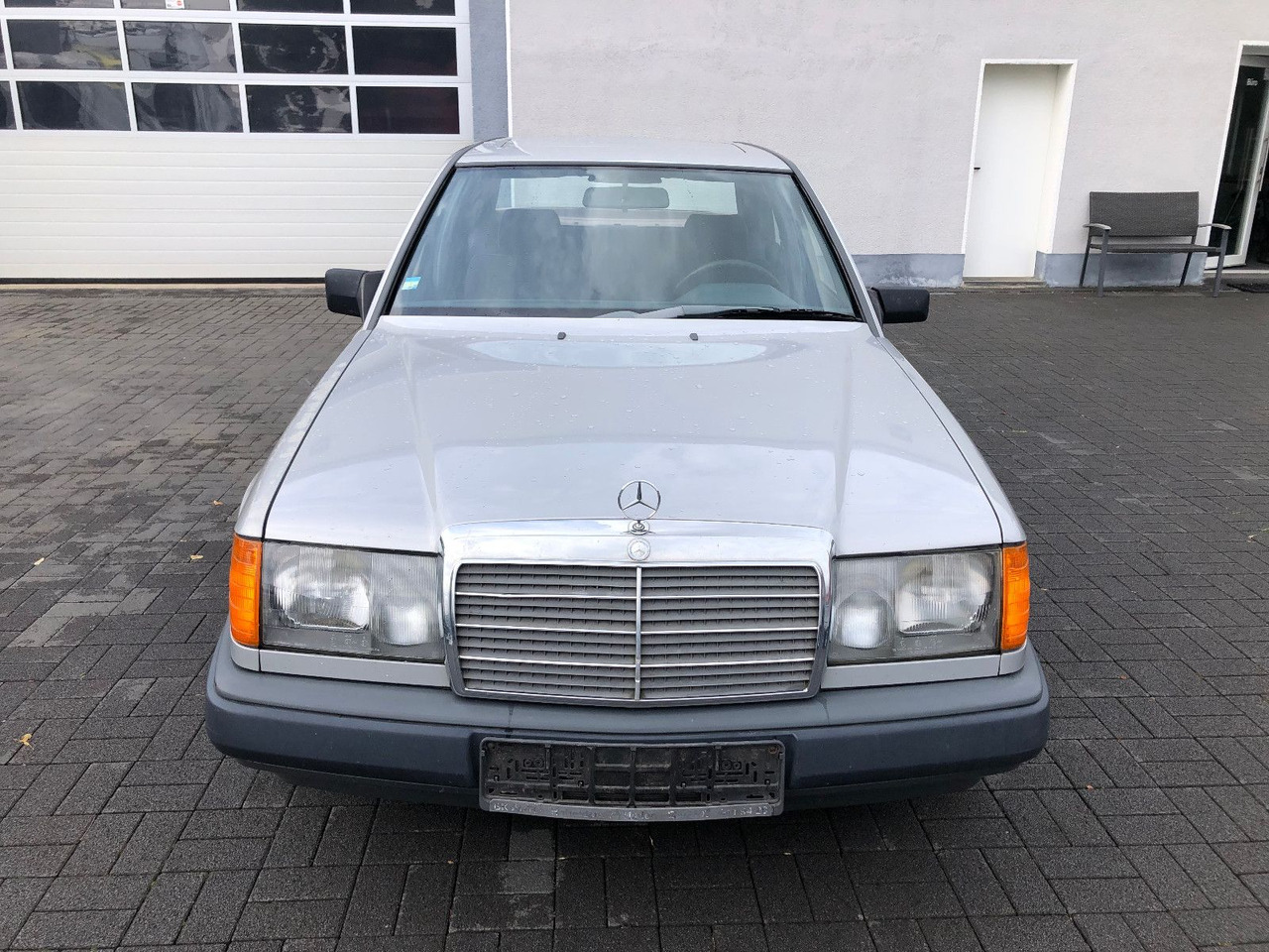Mercedes-Benz W124 E 260 - Седан: снимка 5 Mercedes-Benz W124 E 260 - Седан: снимка 5