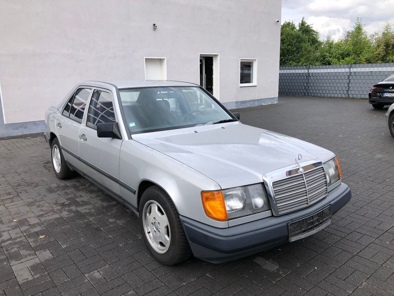Mercedes-Benz W124 E 260 - Седан: снимка 3 Mercedes-Benz W124 E 260 - Седан: снимка 3
