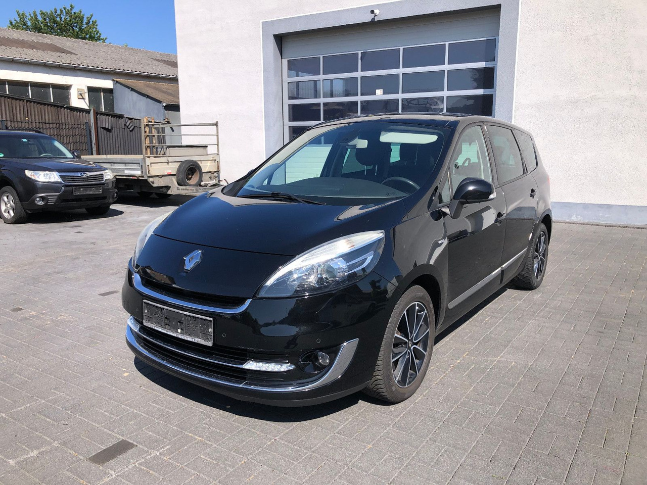 Renault Scenic Grand 2.0 dCi 150 BOSE Edition,Automatik - Пътнически бус: снимка 3 Renault Scenic Grand 2.0 dCi 150 BOSE Edition,Automatik - Пътнически бус: снимка 3