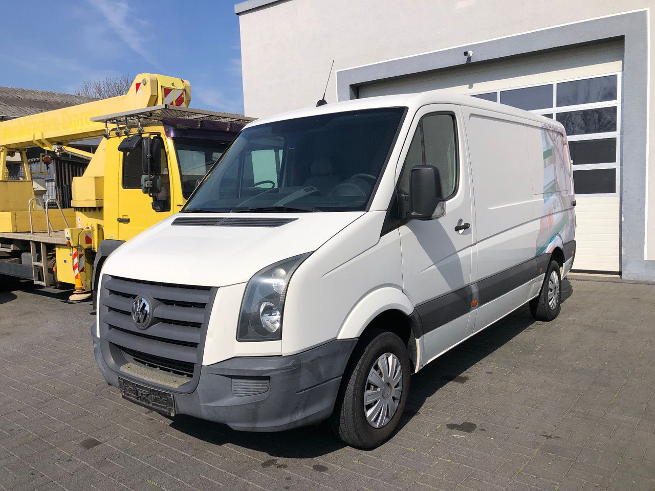Volkswagen Crafter 2.5 TDI 30 mittel L2H1, Klima - Малък ван: снимка 1 Volkswagen Crafter 2.5 TDI 30 mittel L2H1, Klima - Малък ван: снимка 1