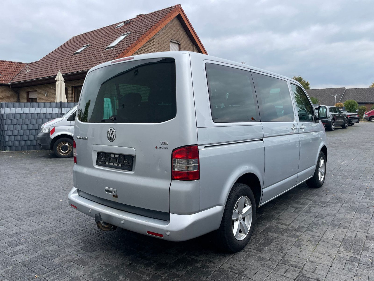 Volkswagen T5 2.5 TDi Caravelle 4Motion 8-Sitzer - Пътнически бус: снимка 2 Volkswagen T5 2.5 TDi Caravelle 4Motion 8-Sitzer - Пътнически бус: снимка 2