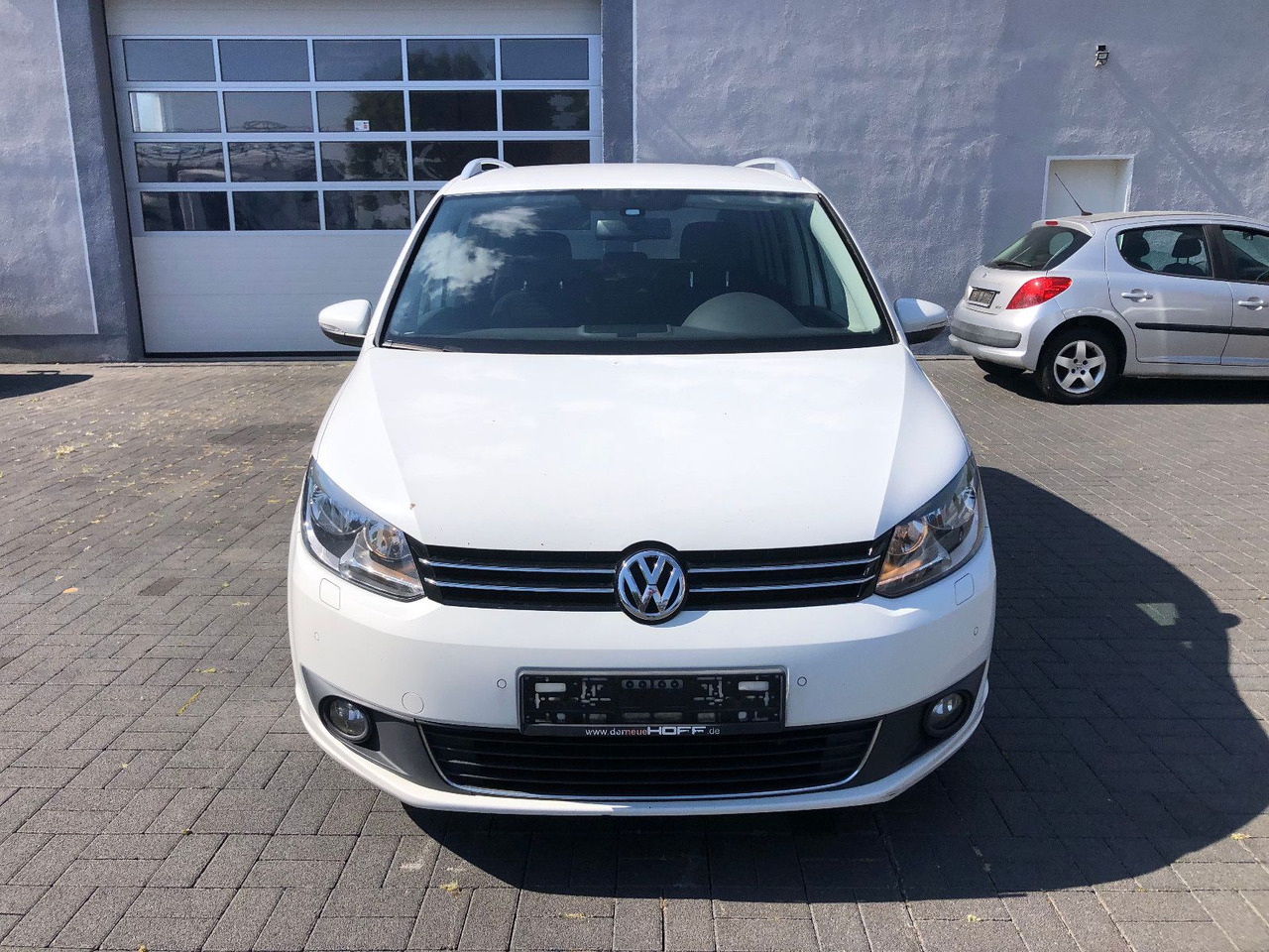Volkswagen Touran 2.0 TDI Cup, 7-Sitzer - Пътнически бус: снимка 5 Volkswagen Touran 2.0 TDI Cup, 7-Sitzer - Пътнически бус: снимка 5