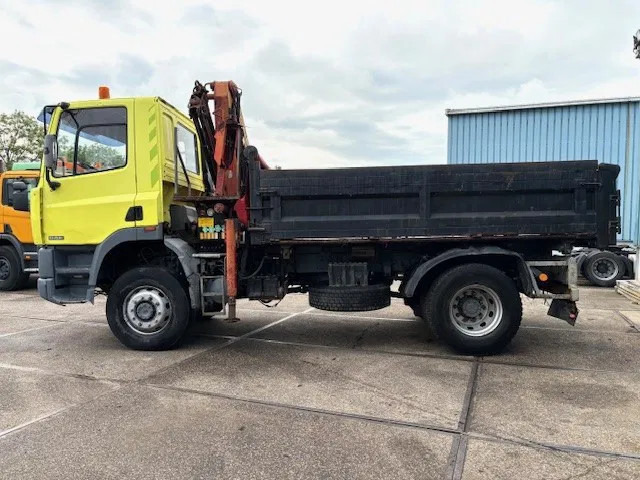 DAF 65 -180ATI 4x4 FULL STEEL 3-WAY KIPPER AND PALFINGER CRANE (EURO 2 / MANUAL GEARBOX / FULL STEEL SUSPENSION / ETC.) - Самосвал камион, Камион с кран: снимка 5 DAF 65 -180ATI 4x4 FULL STEEL 3-WAY KIPPER AND PALFINGER CRANE (EURO 2 / MANUAL GEARBOX / FULL STEEL SUSPENSION / ETC.) - Самосвал камион, Камион с кран: снимка 5