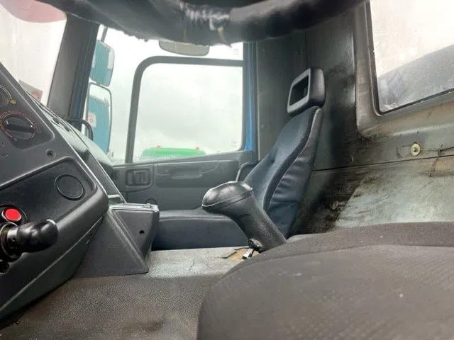 Лизинг на DAF 65.210 ATI 4x2 FULL STEEL KIPPER (EURO 2 / MANUAL GEARBOX / FULL STEEL SUSPENSION / P.T.O.) DAF 65.210 ATI 4x2 FULL STEEL KIPPER (EURO 2 / MANUAL GEARBOX / FULL STEEL SUSPENSION / P.T.O.): снимка 9 Лизинг на DAF 65.210 ATI 4x2 FULL STEEL KIPPER (EURO 2 / MANUAL GEARBOX / FULL STEEL SUSPENSION / P.T.O.) DAF 65.210 ATI 4x2 FULL STEEL KIPPER (EURO 2 / MANUAL GEARBOX / FULL STEEL SUSPENSION / P.T.O.): снимка 9