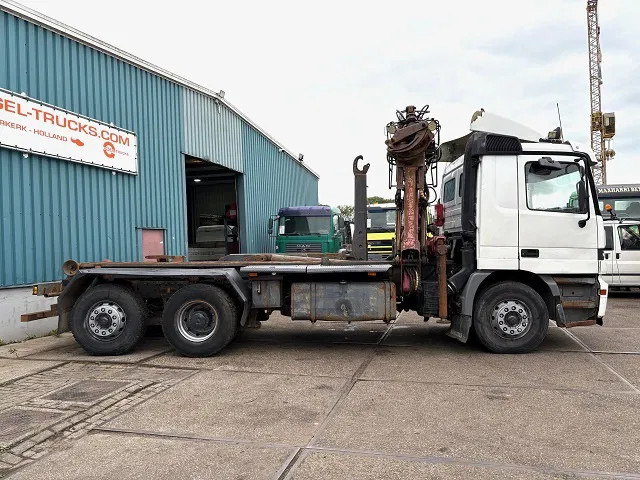 Mercedes-Benz Actros 2540 L 6x2 MP1 WITH V-CRANE & HOOK-ARM SYSTEM (EPS WITH CLUTCH (3 PEDALS) / REDUCTION AXLE / STEEL-/AIR SUSPENSION / P.T. - Мултилифт с кука камион, Камион с кран: снимка 4 Mercedes-Benz Actros 2540 L 6x2 MP1 WITH V-CRANE & HOOK-ARM SYSTEM (EPS WITH CLUTCH (3 PEDALS) / REDUCTION AXLE / STEEL-/AIR SUSPENSION / P.T. - Мултилифт с кука камион, Камион с кран: снимка 4