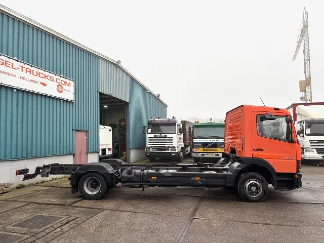 Mercedes-Benz Atego 823L DAY CAB (6-CILINDER) 4x2 CHASSIS (MANUAL GEARBOX / SPER DIFFERENTIAL / 6-CILINDER ENGINE) - Шаси кабина: снимка 4 Mercedes-Benz Atego 823L DAY CAB (6-CILINDER) 4x2 CHASSIS (MANUAL GEARBOX / SPER DIFFERENTIAL / 6-CILINDER ENGINE) - Шаси кабина: снимка 4