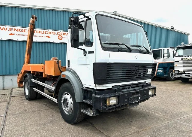 Mercedes-Benz SK 1824 K 4x2 FULL STEEL CHASSIS WITH ATLAS CONTAINER SYSTEM (V6 ENGINE / MANUAL GEARBOX / FULL STEEL SUSPENSION / REDUCTION AXL - Мултилифт за контейнери камион: снимка 2 Mercedes-Benz SK 1824 K 4x2 FULL STEEL CHASSIS WITH ATLAS CONTAINER SYSTEM (V6 ENGINE / MANUAL GEARBOX / FULL STEEL SUSPENSION / REDUCTION AXL - Мултилифт за контейнери камион: снимка 2