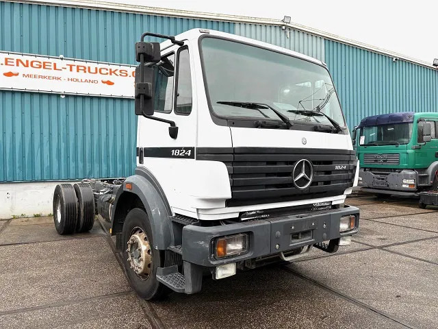 Mercedes-Benz SK 1824 K (ONLY 226.000 KM!) 4x2 FULL STEEL CHASSIS (MANUAL GEARBOX / REDUCTION AXLE / FULL STEEL SUSPENSION / P.T.O.) - Шаси кабина: снимка 2 Mercedes-Benz SK 1824 K (ONLY 226.000 KM!) 4x2 FULL STEEL CHASSIS (MANUAL GEARBOX / REDUCTION AXLE / FULL STEEL SUSPENSION / P.T.O.) - Шаси кабина: снимка 2