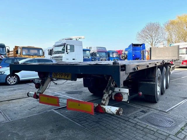 Van Hool 3B1047 13.60M. FLATBED TRAILER WITH 40FT TWISTLOCKS (SAF-AXLES / DISC BRAKES / 40FT TWISTLOCKS) - Бордово полуремарке/ Платформа: снимка 3 Van Hool 3B1047 13.60M. FLATBED TRAILER WITH 40FT TWISTLOCKS (SAF-AXLES / DISC BRAKES / 40FT TWISTLOCKS) - Бордово полуремарке/ Платформа: снимка 3