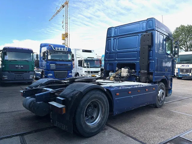 DAF 95.380 XF SPACECAB (EURO 2 / ZF16 MANUAL GEARBOX / HYDRAULIC KIT / P.T.O. / SIDE SKIRTS / AIRCONDITIONING) - Влекач: снимка 3 DAF 95.380 XF SPACECAB (EURO 2 / ZF16 MANUAL GEARBOX / HYDRAULIC KIT / P.T.O. / SIDE SKIRTS / AIRCONDITIONING) - Влекач: снимка 3