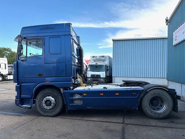 DAF 95.380 XF SPACECAB (EURO 2 / ZF16 MANUAL GEARBOX / HYDRAULIC KIT / P.T.O. / SIDE SKIRTS / AIRCONDITIONING) - Влекач: снимка 5 DAF 95.380 XF SPACECAB (EURO 2 / ZF16 MANUAL GEARBOX / HYDRAULIC KIT / P.T.O. / SIDE SKIRTS / AIRCONDITIONING) - Влекач: снимка 5