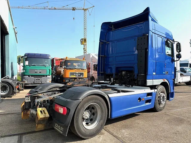DAF XF 105.460 ATE SPACECAB (ZF16 MANUAL GEARBOX / HYDRAULIC KIT / P.T.O. / ADR-VLG / FULL SPOILERSET / FRIDGE) - Влекач: снимка 3 DAF XF 105.460 ATE SPACECAB (ZF16 MANUAL GEARBOX / HYDRAULIC KIT / P.T.O. / ADR-VLG / FULL SPOILERSET / FRIDGE) - Влекач: снимка 3