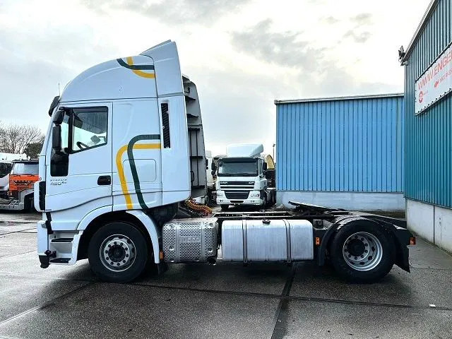 Iveco Stralis 440.42 /TP HIGH-WAY (EURO 6 / AUTOMATIC GEARBOX / 2x TANK / FRIDGE / AIRCONDITIONING / ETC.) - Влекач: снимка 5 Iveco Stralis 440.42 /TP HIGH-WAY (EURO 6 / AUTOMATIC GEARBOX / 2x TANK / FRIDGE / AIRCONDITIONING / ETC.) - Влекач: снимка 5