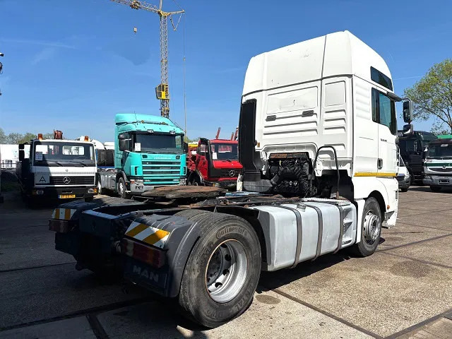MAN TGA 18.410 FLS XXL (6-CILINDER HEADS / ZF16 MANUAL GEARBOX / ZF-INTARDER / HYDRAULIC KIT / P.T.O. / AIRCONDITIONING) - Влекач: снимка 3 MAN TGA 18.410 FLS XXL (6-CILINDER HEADS / ZF16 MANUAL GEARBOX / ZF-INTARDER / HYDRAULIC KIT / P.T.O. / AIRCONDITIONING) - Влекач: снимка 3