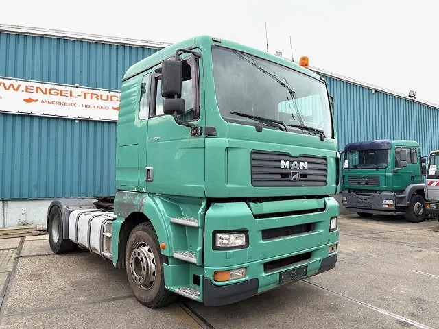 MAN TGA 18.460 FLT XL (6-CILINDER HEADS / ZF16 MANUAL GEARBOX / ZF-INTARDER / AIRCONDITIONING) - Влекач: снимка 2 MAN TGA 18.460 FLT XL (6-CILINDER HEADS / ZF16 MANUAL GEARBOX / ZF-INTARDER / AIRCONDITIONING) - Влекач: снимка 2