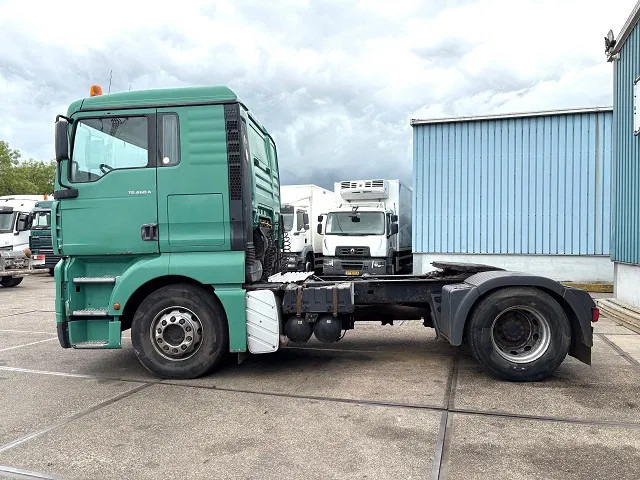 MAN TGA 18.460 FLT XL (6-CILINDER HEADS / ZF16 MANUAL GEARBOX / ZF-INTARDER / AIRCONDITIONING) - Влекач: снимка 5 MAN TGA 18.460 FLT XL (6-CILINDER HEADS / ZF16 MANUAL GEARBOX / ZF-INTARDER / AIRCONDITIONING) - Влекач: снимка 5