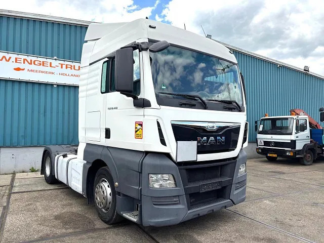 MAN TGX 18.440 BLS XLX (ZF16 MANUAL GEARBOX / 2x DIESELTANK / AIRCONDITIONING / ELECTRICAL MAINSWITCH / FRIDGE / EURO 6) - Влекач: снимка 2 MAN TGX 18.440 BLS XLX (ZF16 MANUAL GEARBOX / 2x DIESELTANK / AIRCONDITIONING / ELECTRICAL MAINSWITCH / FRIDGE / EURO 6) - Влекач: снимка 2