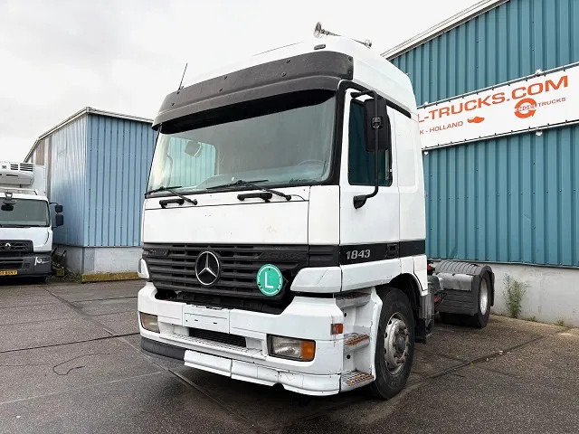 Mercedes-Benz Actros 1843 LS (MP1) (EPS WITH CLUTCH (3 PEDALS) / AIRCONDITIONING / SUNVISOR / ETC.) - Влекач: снимка 1 Mercedes-Benz Actros 1843 LS (MP1) (EPS WITH CLUTCH (3 PEDALS) / AIRCONDITIONING / SUNVISOR / ETC.) - Влекач: снимка 1