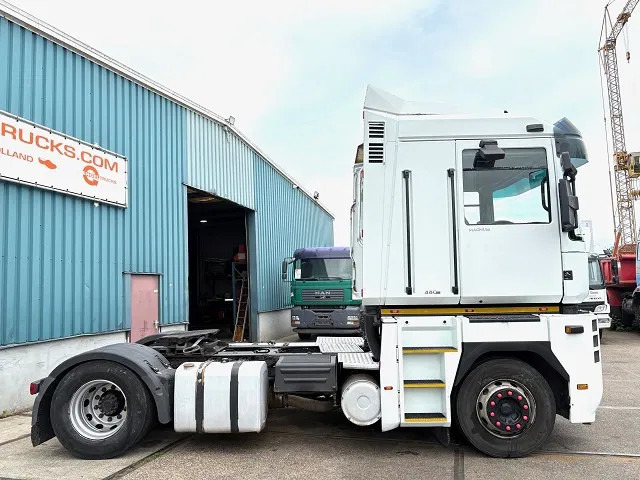 Renault Magnum AE 480 DXI (MANUAL GEARBOX / ZF-INTARDER / AIRCONDITIONING / 2x DIESELTANK / COMPLETE SPOILERSET / ETC.) - Влекач: снимка 4 Renault Magnum AE 480 DXI (MANUAL GEARBOX / ZF-INTARDER / AIRCONDITIONING / 2x DIESELTANK / COMPLETE SPOILERSET / ETC.) - Влекач: снимка 4