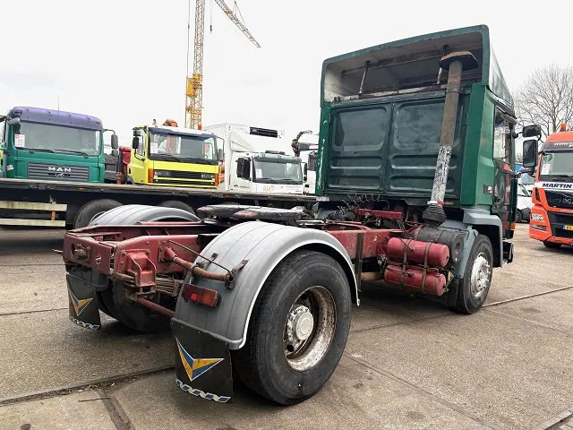 Renault R385 Major (2 CULASSE / LAMES / GRAND PONT / 2 CILINDER HEADS / STEEL SUSPENSION / REDUCTION AXLE) - Влекач: снимка 3 Renault R385 Major (2 CULASSE / LAMES / GRAND PONT / 2 CILINDER HEADS / STEEL SUSPENSION / REDUCTION AXLE) - Влекач: снимка 3