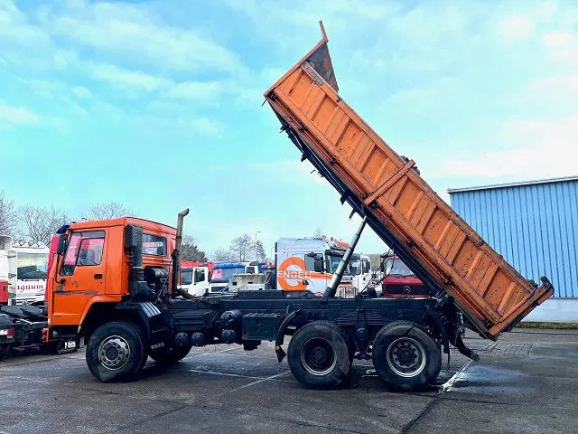 Volvo FL 12.380 6x6 FULL STEEL SUSPENSION MEILLER KIPPER (EURO 2 / MANUAL GEARBOX / REDUCTION AXLES / FULL STEEL SUSPENSION) - Самосвал камион: снимка 5 Volvo FL 12.380 6x6 FULL STEEL SUSPENSION MEILLER KIPPER (EURO 2 / MANUAL GEARBOX / REDUCTION AXLES / FULL STEEL SUSPENSION) - Самосвал камион: снимка 5